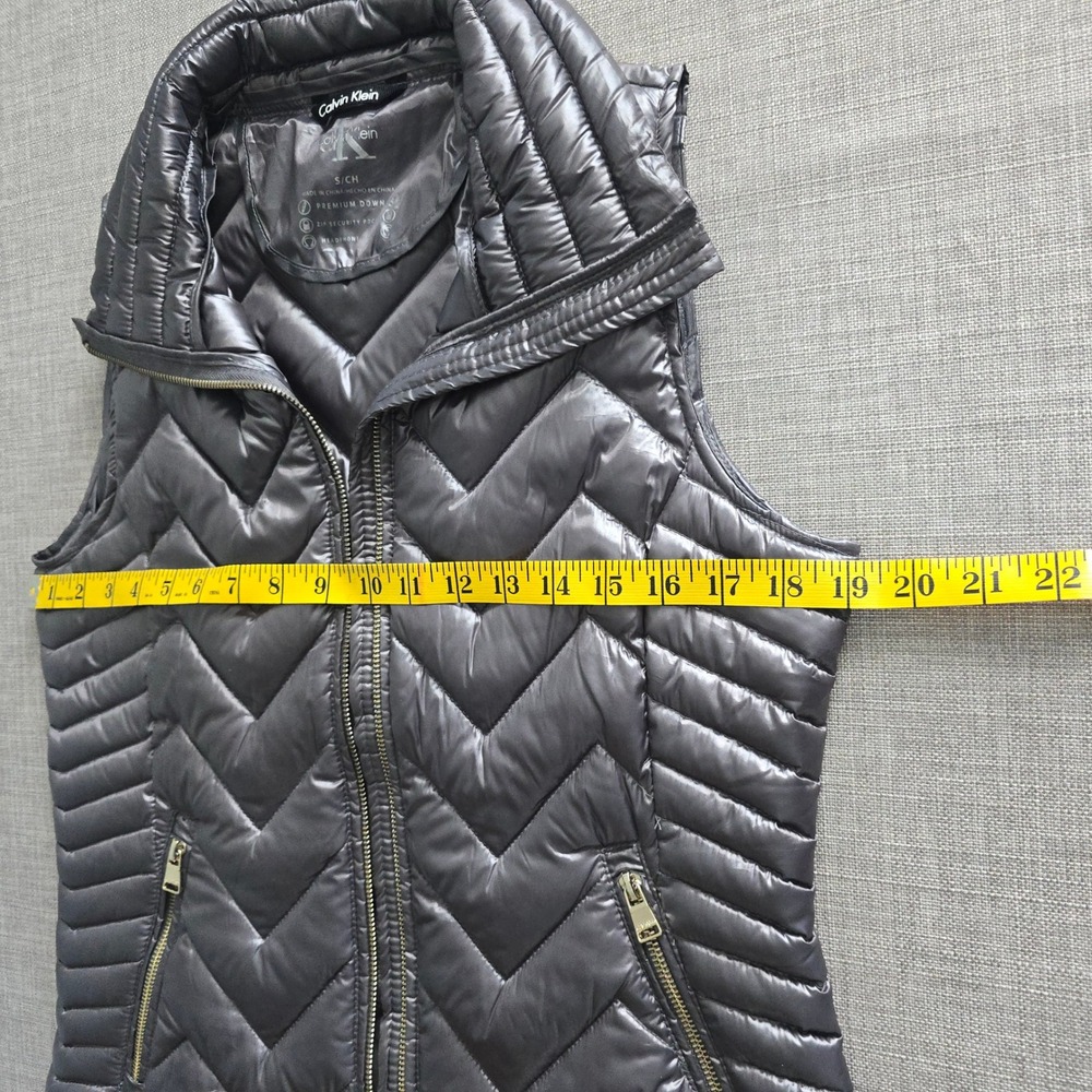 Calvin Klein Premium Down Puffer Vest Gray Metallic Chevron Quilted Small - Picture 7 of 9